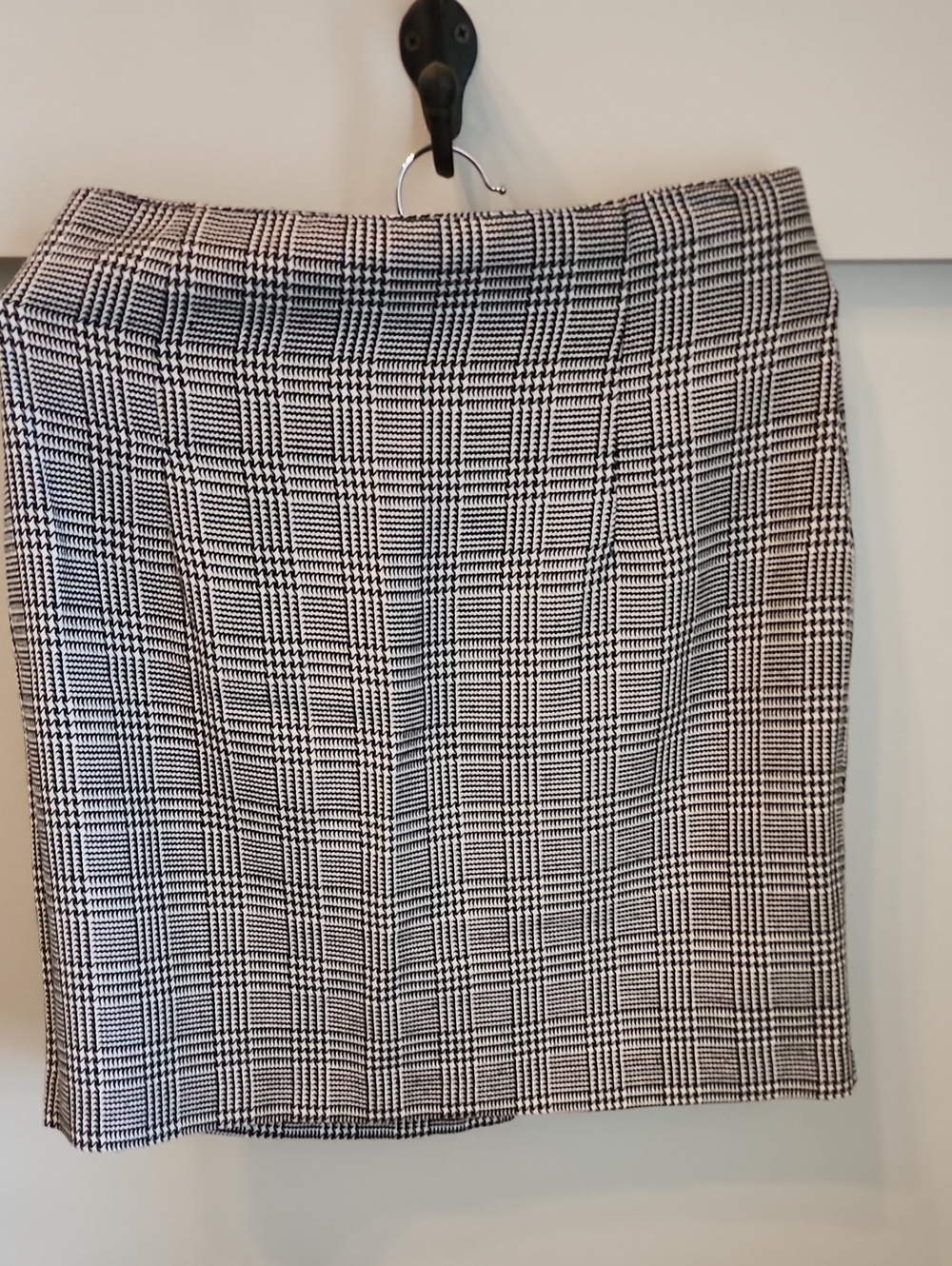 Classic Black & White Plaid Pencil Skirt